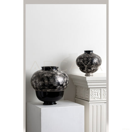 Black Gold Scale Pattern Sphere Vase - scene