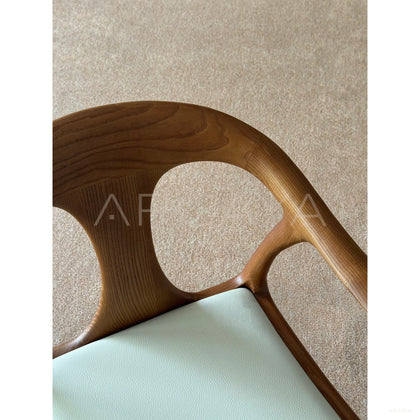 Duckbill Chair - scene