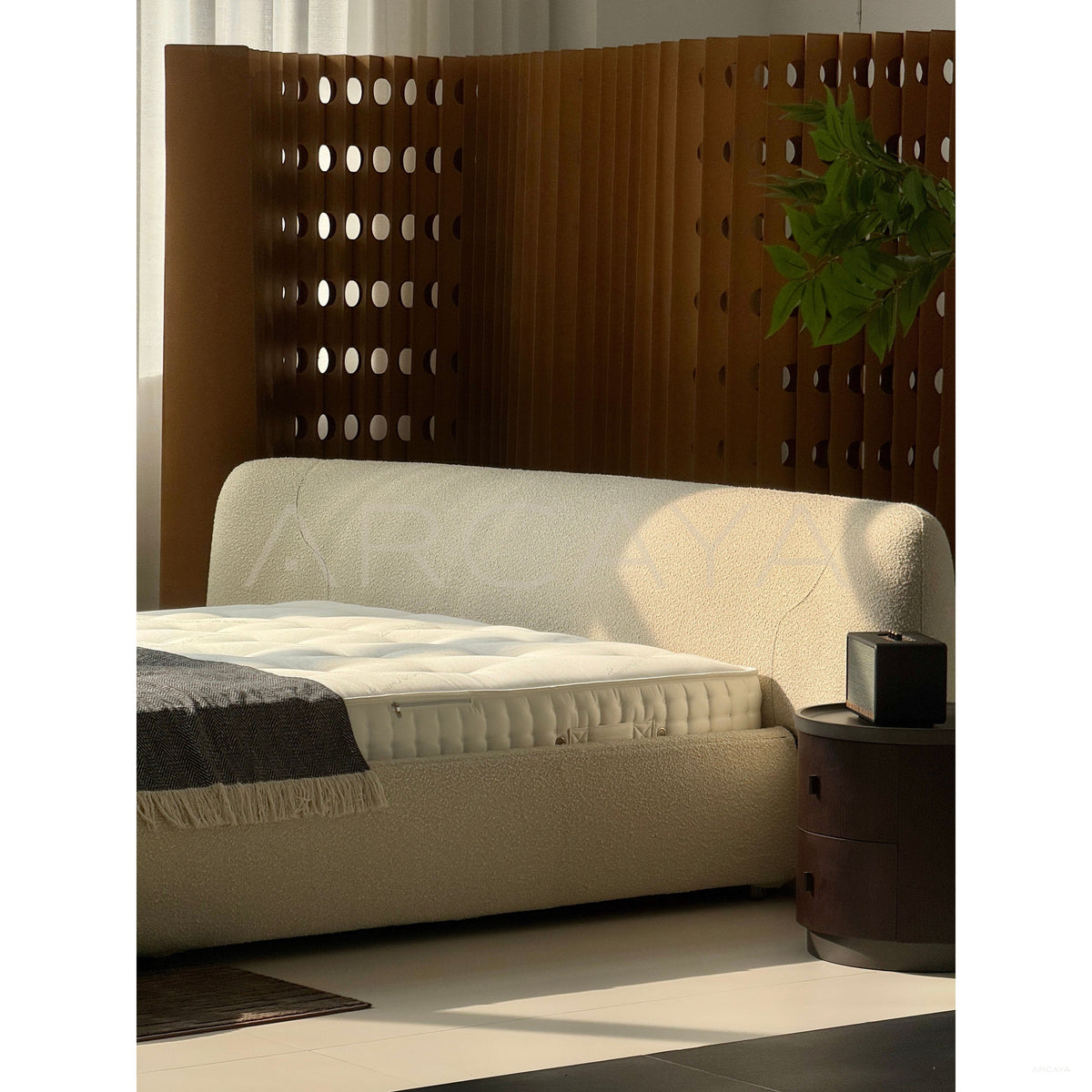 Embracing Bed in detail