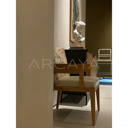 Robins Armchair - scene