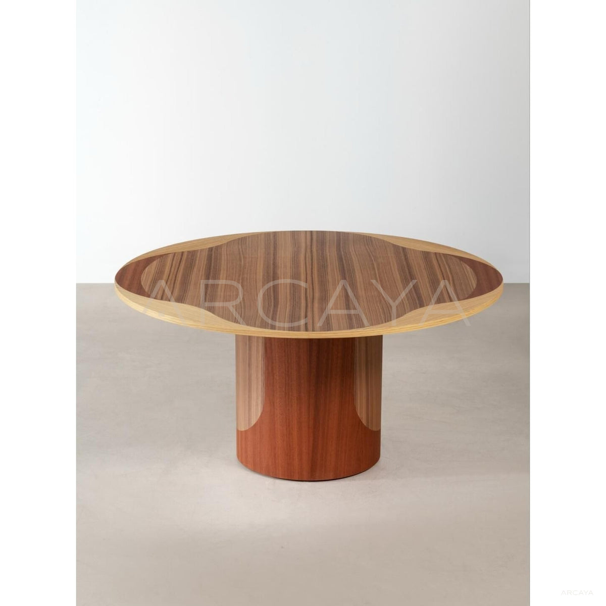 Leyden Dining Table in detail