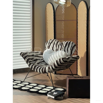 Cupid Heart Chair - scene