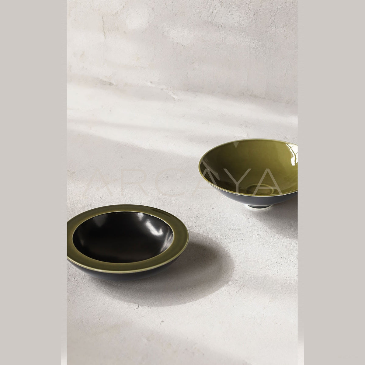 Two Tone Glaze Conical Salad Bowl in detail
