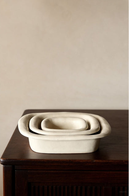 Amu Collab Folded Edge Square Ceramic Plate - scene