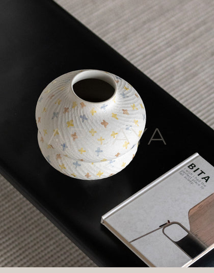 Dadan Hand Painted Double Gourd Vase - scene