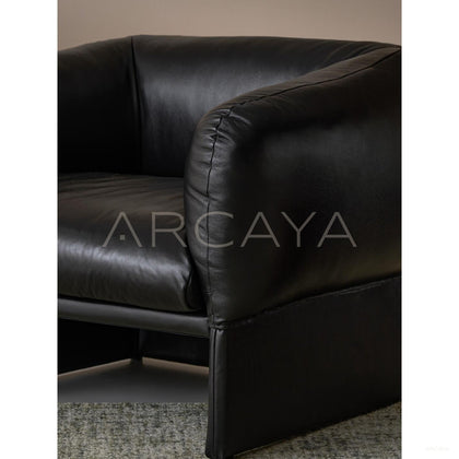 Tulip Black Lounge Chair - scene