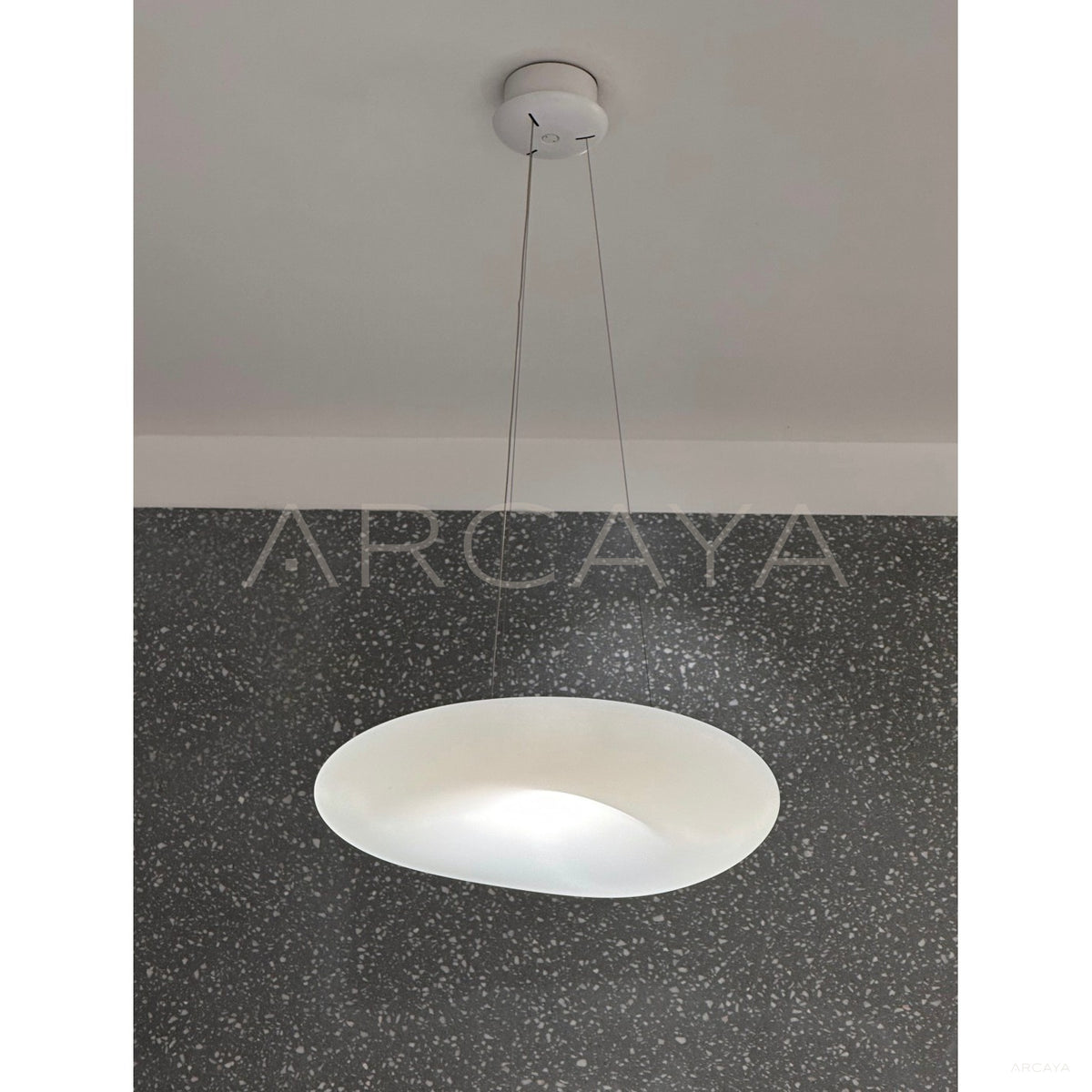White Saucer Pendant Light 96065 in detail
