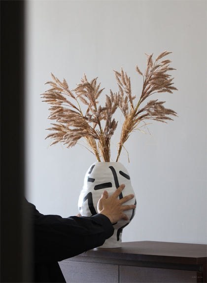 New Chinese Ceramic Vase Homestay - scene