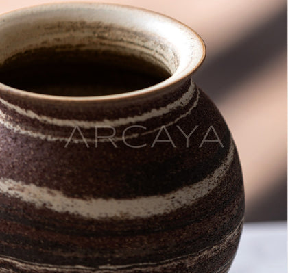 Dadan Marbled Clay Ceramic Vase - scene