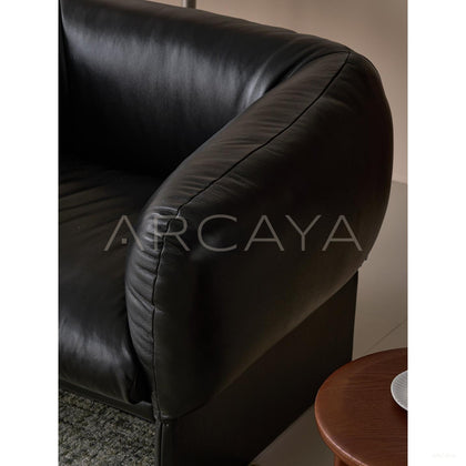 Tulip Black Lounge Chair - scene