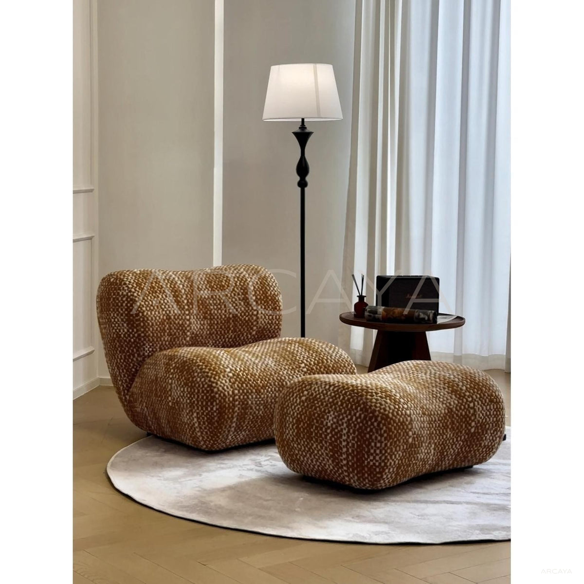 Jeaek Hebe Lounge Chair in detail