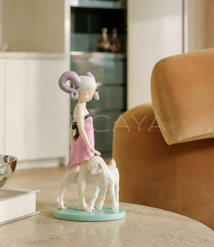 Hardcore Lolita Art Figurine - scene