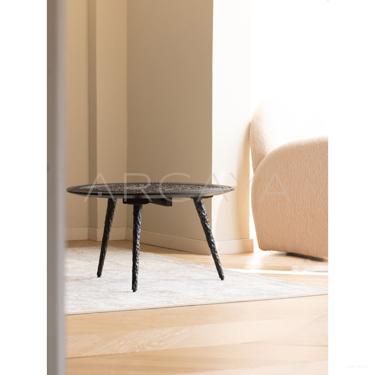 Dreamy Coffee Table in detail