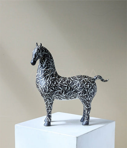 Bestwest Horse Ornament Desktop - scene