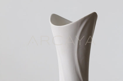 Song Aesthetic White Ceramic Vase - scene