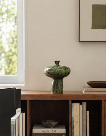 Dadan Hand Painted Ceramic Vase Bedroom - scene