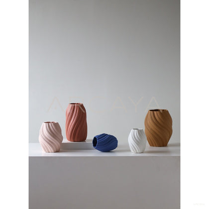 Vintage Ceramic Vase Hydroponic - scene