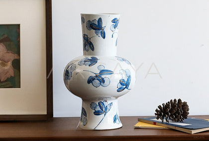 Chinese Blue White Wide Mouth Entryway Vase - scene