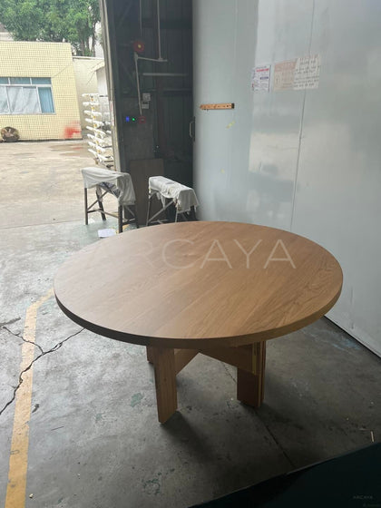 White Oak Round Table - detail