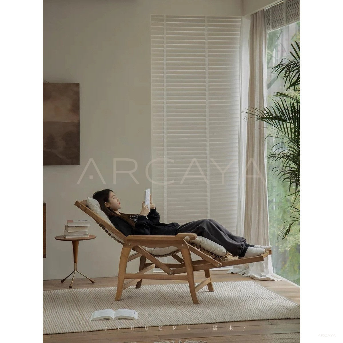 Extendable Rattan Recliner Chair in detail