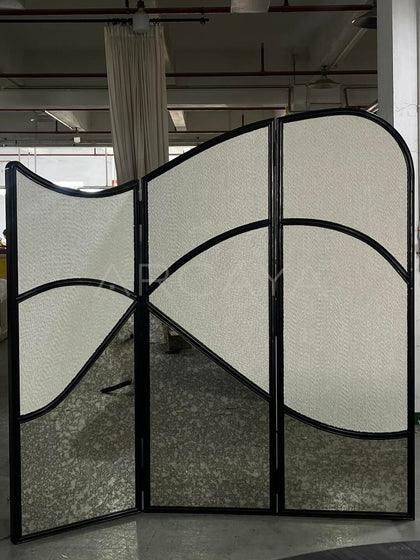 Minimalist Folding Screen - scene