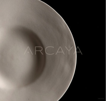 Amu Collab Cream Irregular Salad Plate - scene