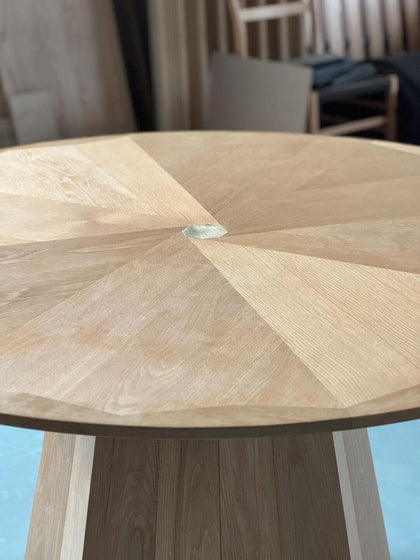 Round Dining Table Design - detail