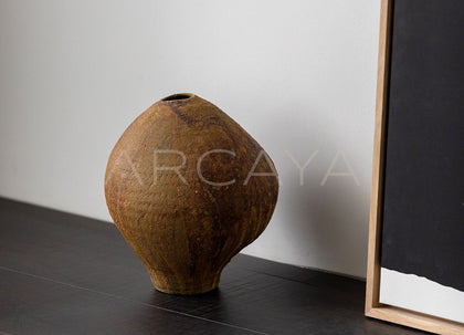 Dadan Hand Pinched Irregular Stoneware Vase - scene