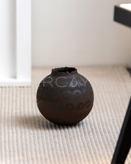 Dadan Hand Painted Terracotta Ring Vase - scene
