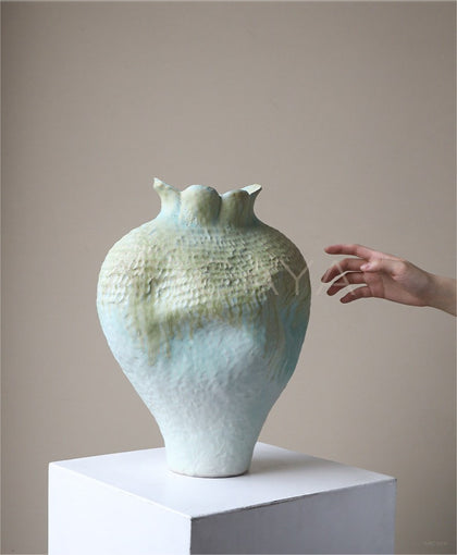 Wabi Sabi Jingdezhen Floor Vase Homestay - scene