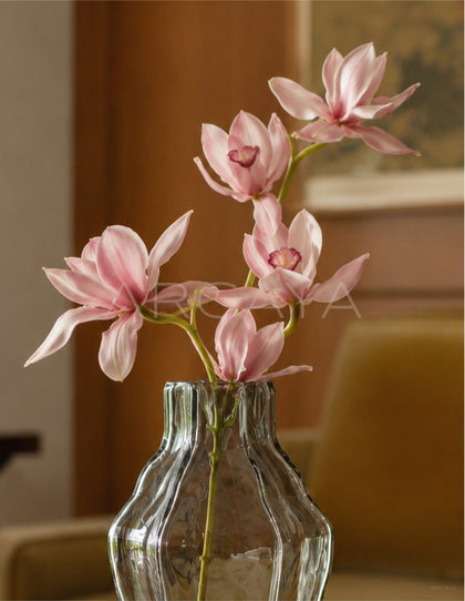 Ice Ridge Texture Glass Vase - scene