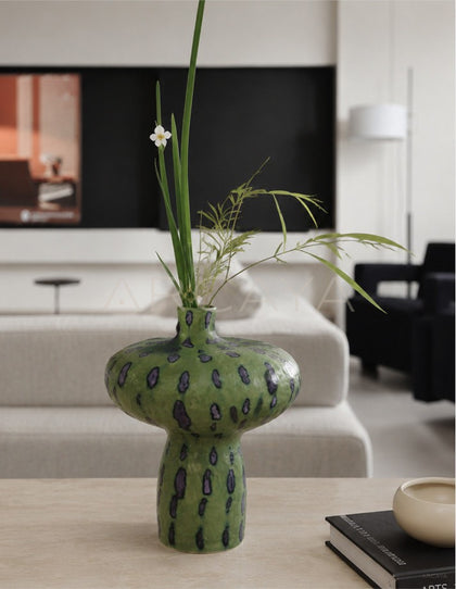 Dadan Vintage Art Ceramic Vase - scene