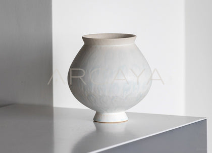 Dadan Textured Ceramic Vase Living Room - scene