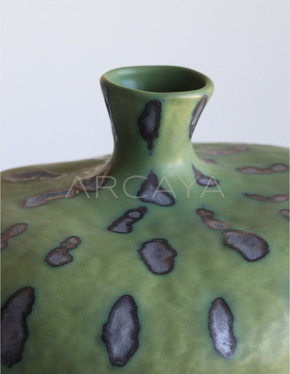 Dadan Green Spot Ceramic Vase - scene