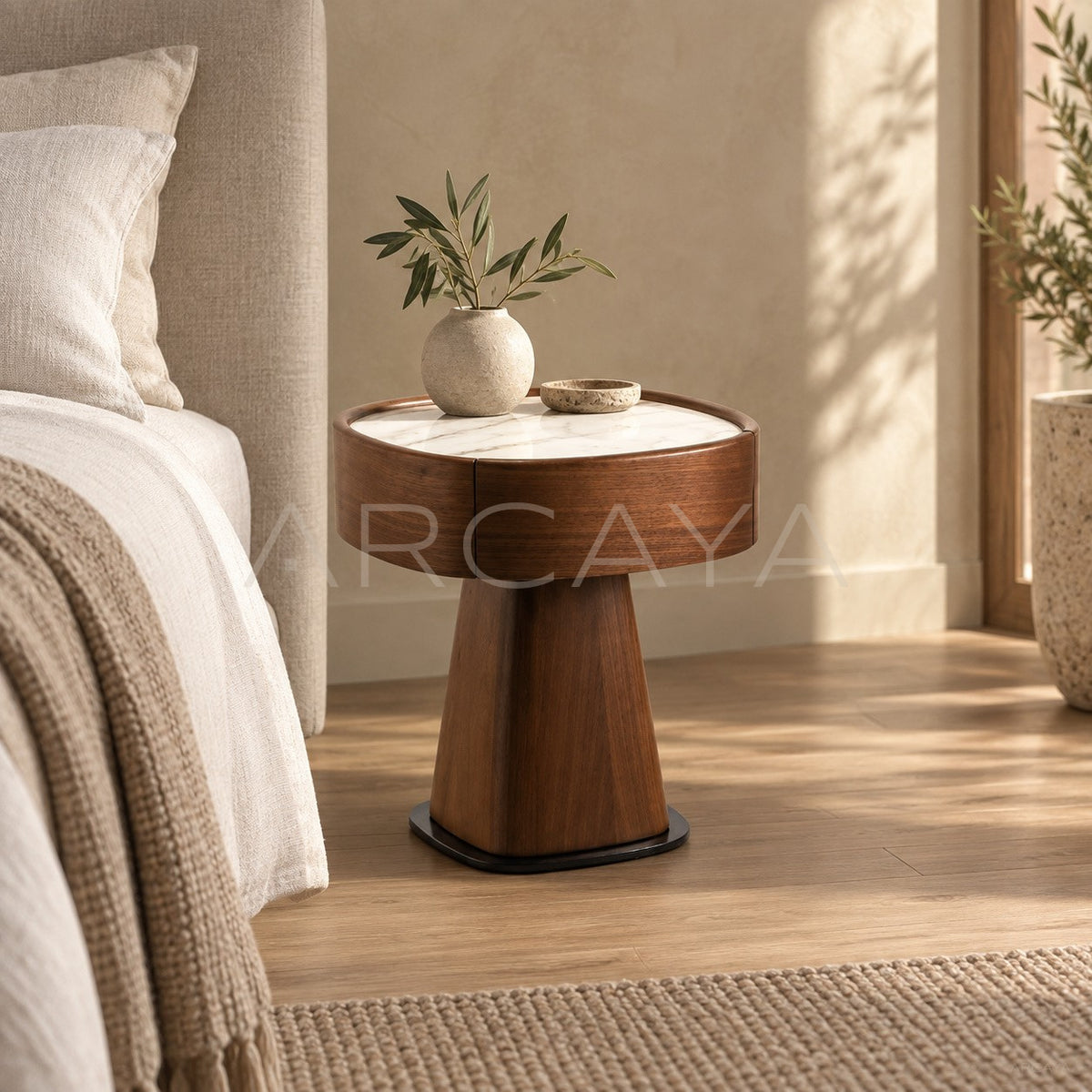 Nightstand Halo in detail
