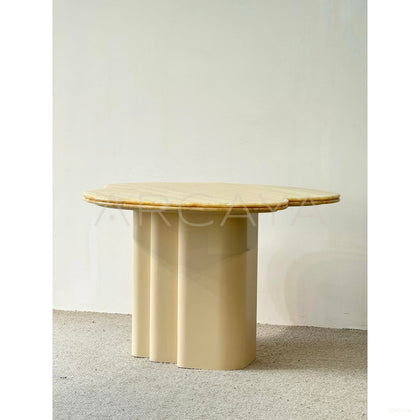 Cloud Round Table - scene