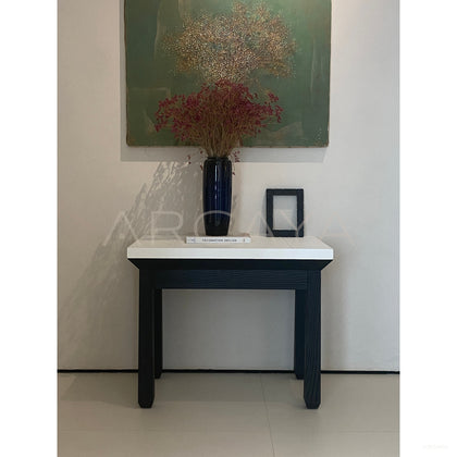 Charbon Lacquer Nightstand - scene