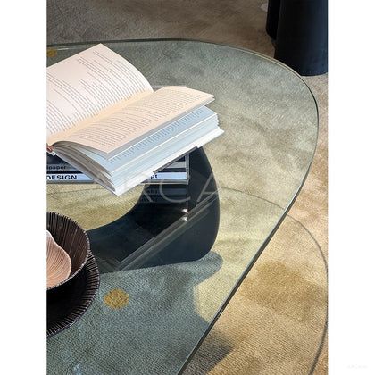 Jeaek Yuji Triangle Coffee Table - scene