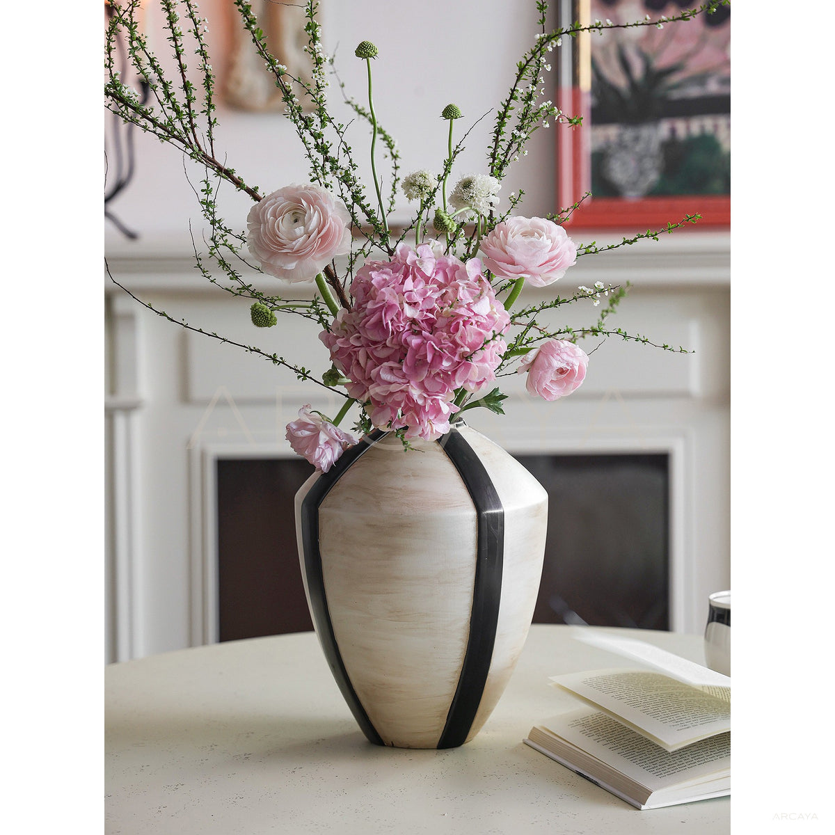 French Mid Century Line Decor — Decorative Objects in detail