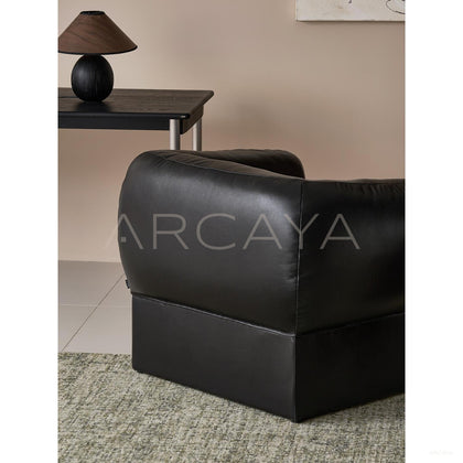 Tulip Black Lounge Chair - scene