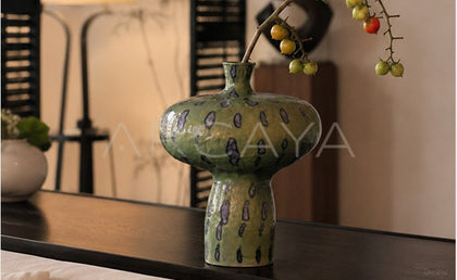 Dadan Speckled Ceramic Vase Hotel - scene