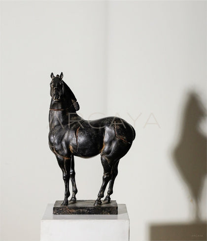 Horse Ornament Desktop Entryway - scene