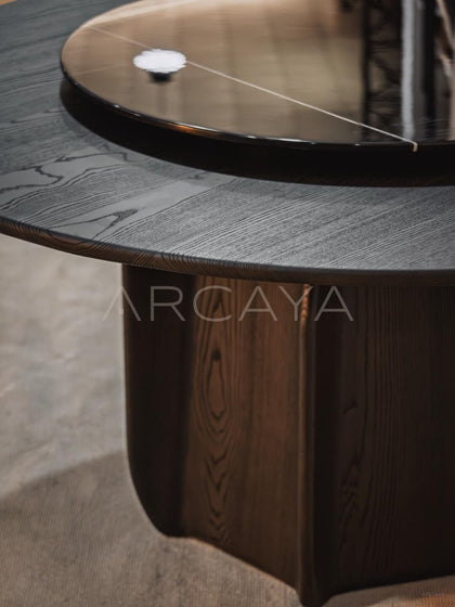 Round Dining Table - detail