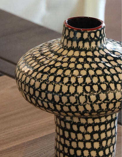 Dadan Plaid Ceramic Vase Dining - scene
