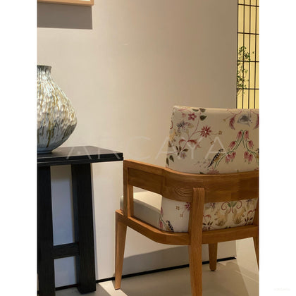 Robins Armchair - scene