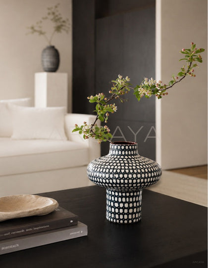 Dadan Hand Painted Art Ceramic Vase - scene
