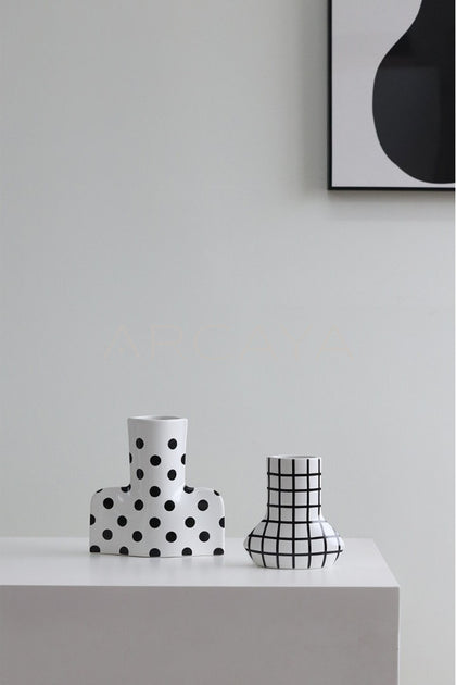 Chinese Polka Dot Ceramic Vase - scene