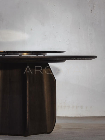 Round Dining Table - detail