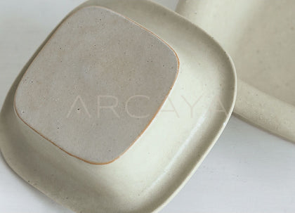 Amu Collab Folded Edge Square Ceramic Plate - scene