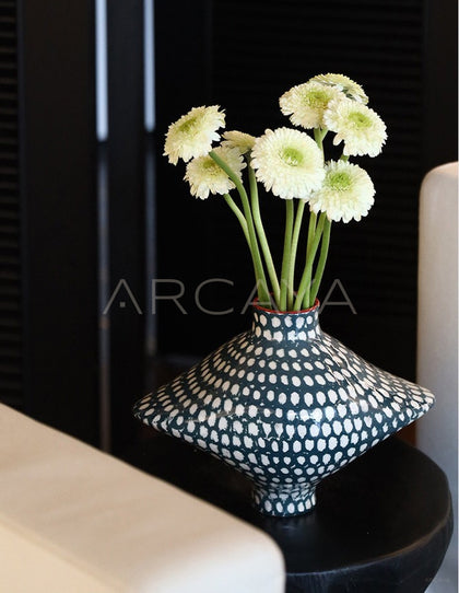 Dadan Geometric Diamond Ceramic Vase - scene